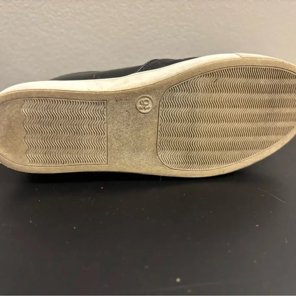 Black Quilted Slip-On Shoes - Picture 4 of 8